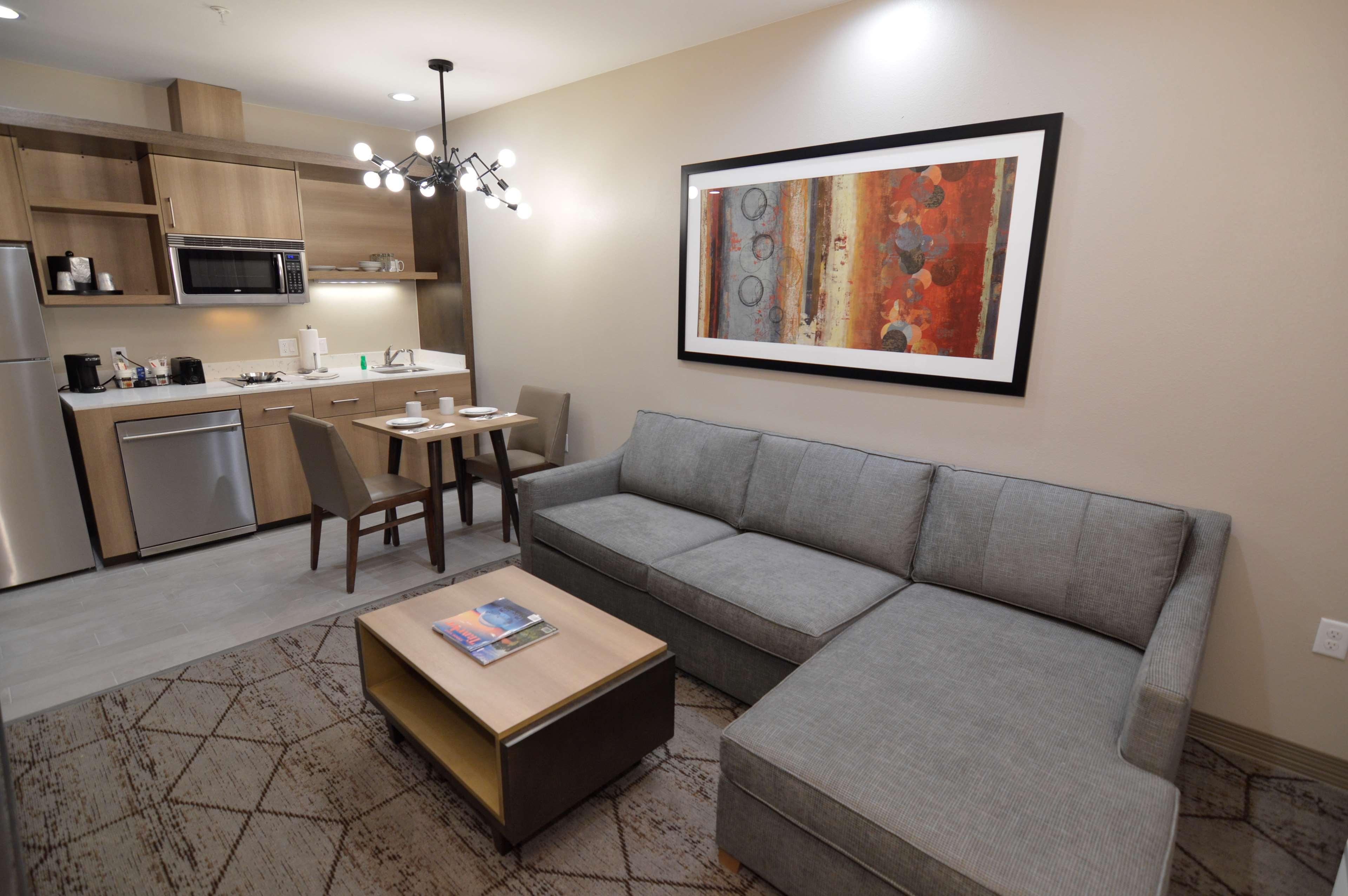 Best Western Plus Pleasanton Hotel Экстерьер фото