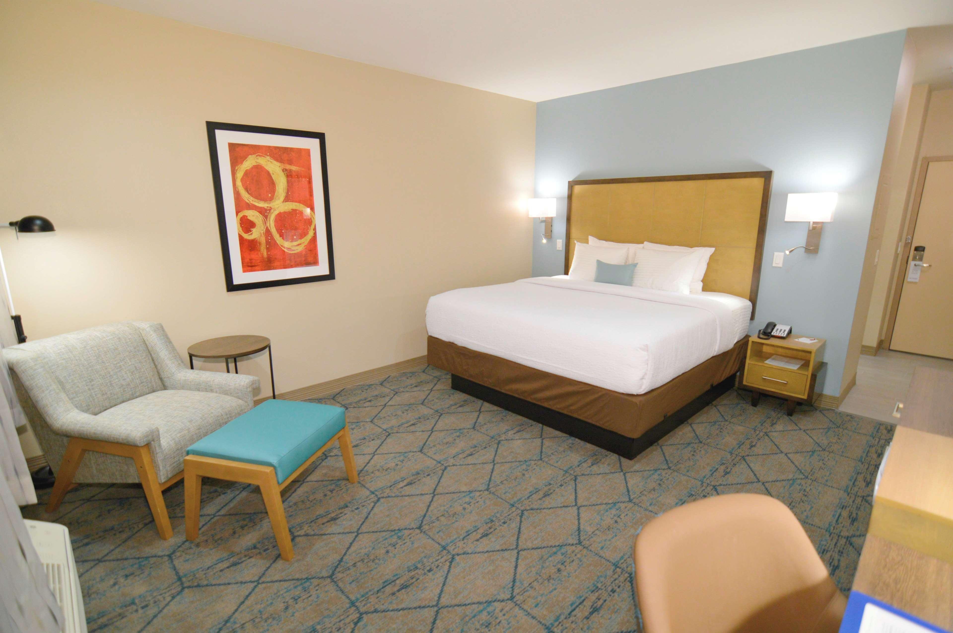 Best Western Plus Pleasanton Hotel Экстерьер фото