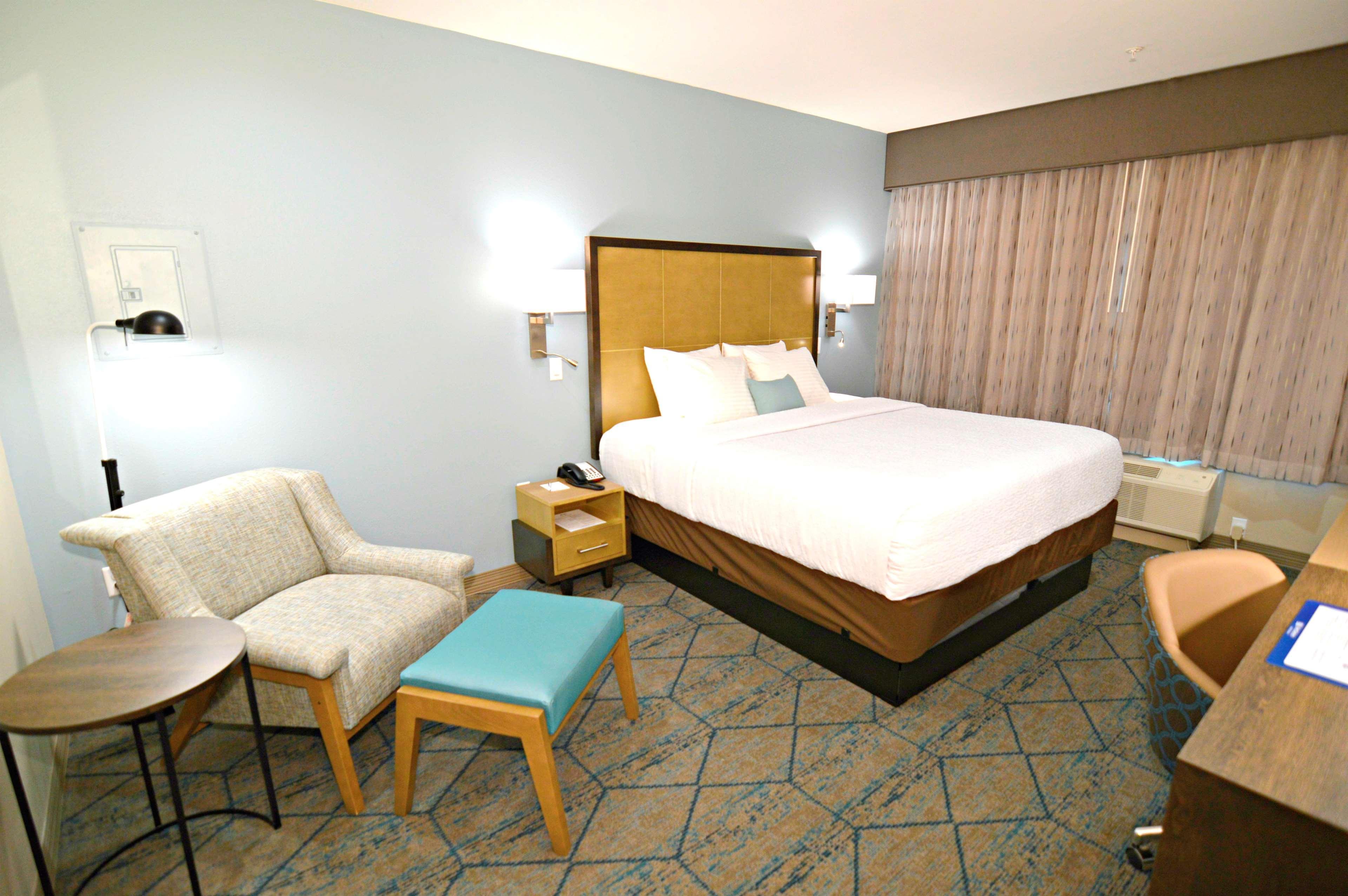 Best Western Plus Pleasanton Hotel Экстерьер фото